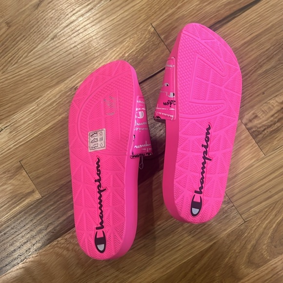 Champion neon pink slides sandals bright slip on size 6 New - Picture 3 of 4